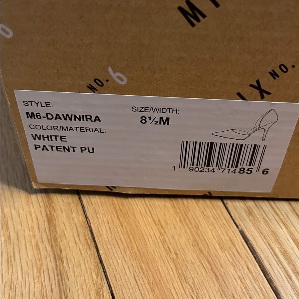Mix no. 6 white patent pumps. Size 8.5 new in box - Picture 3 of 4